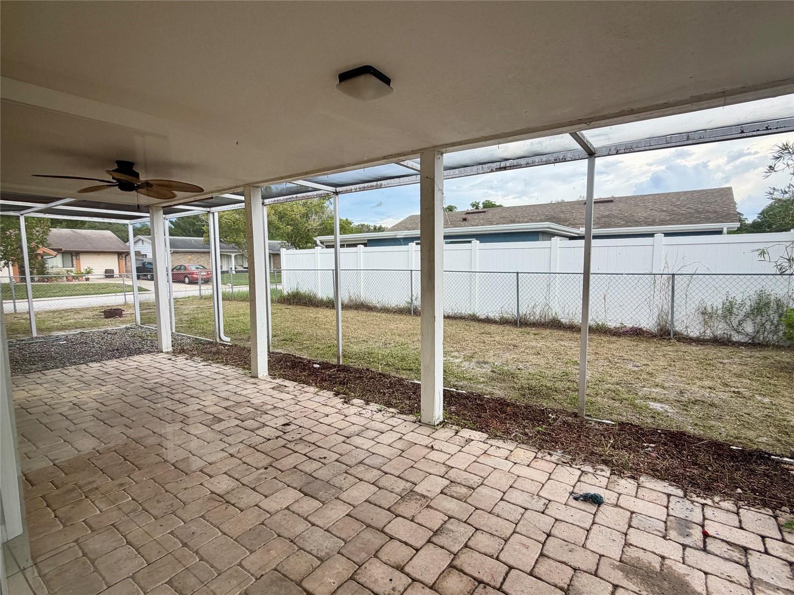 4015 CASHMERE DR — photo 18