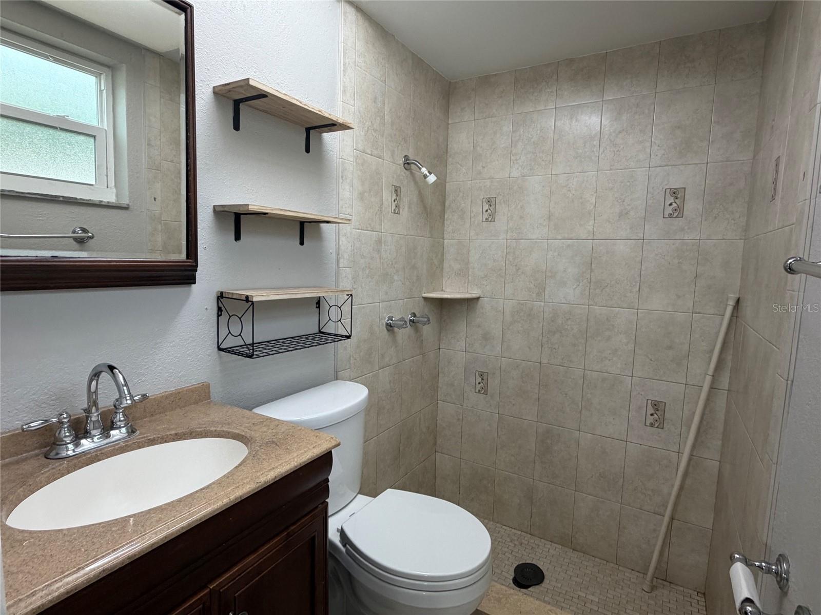 4015 CASHMERE DR — photo 16