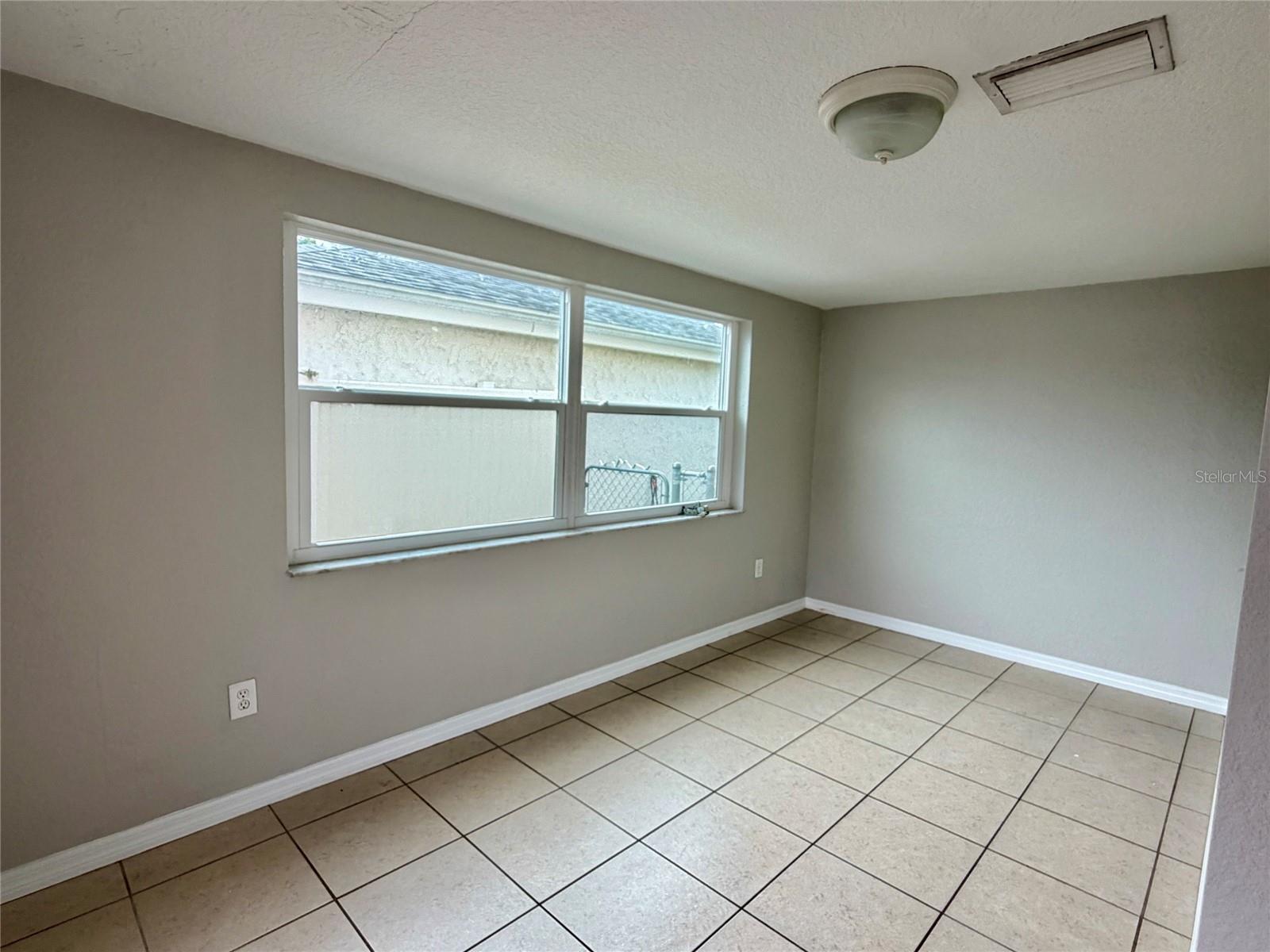 4015 CASHMERE DR — photo 11