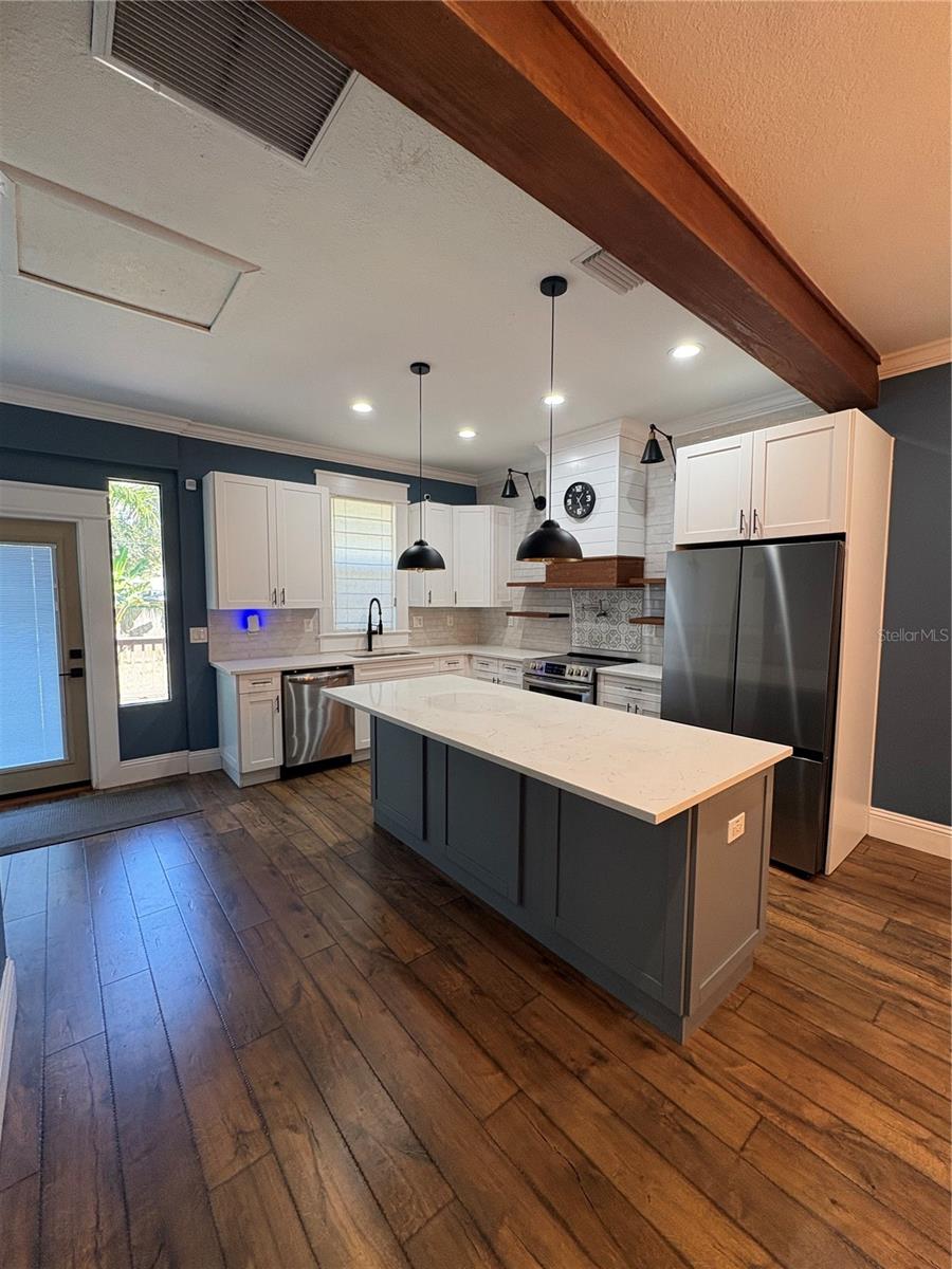 200 E FERN ST — photo 10