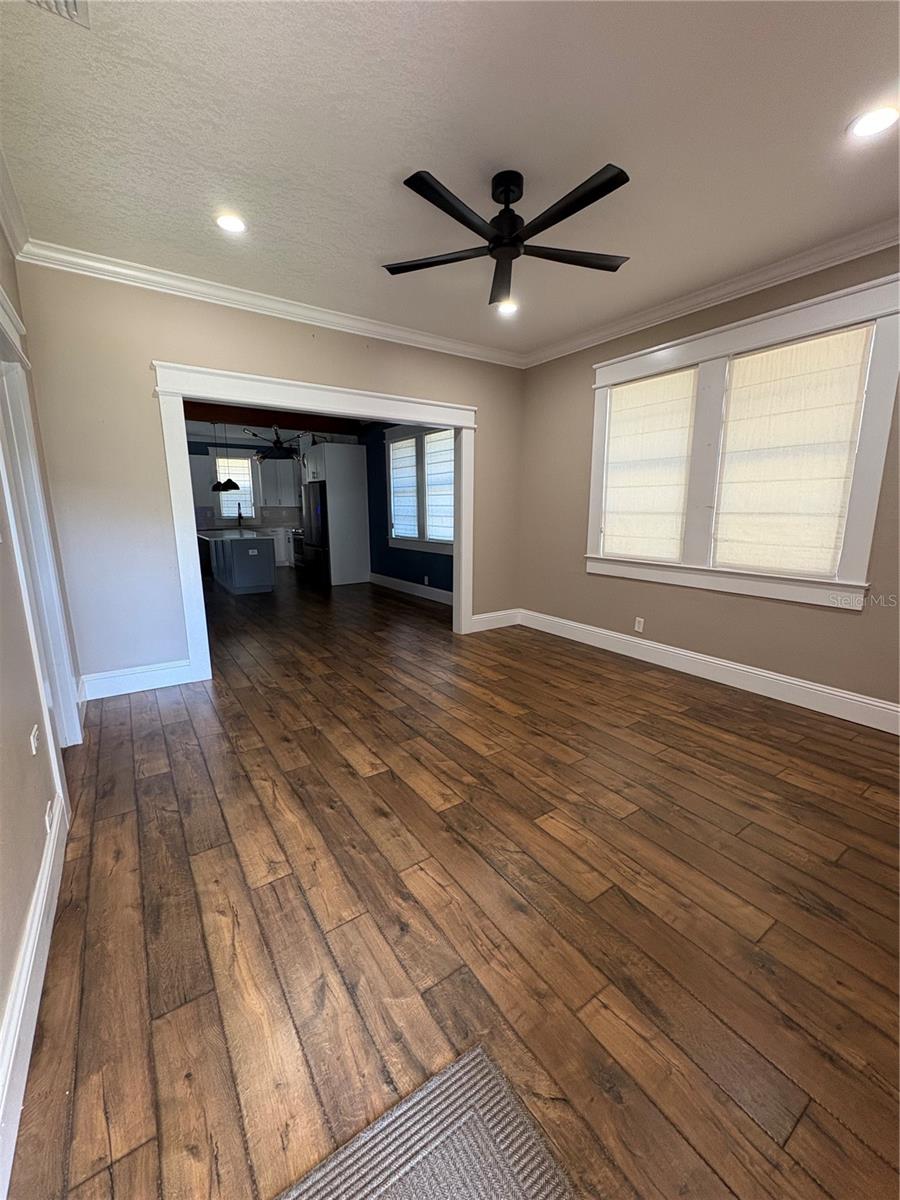 200 E FERN ST — photo 3