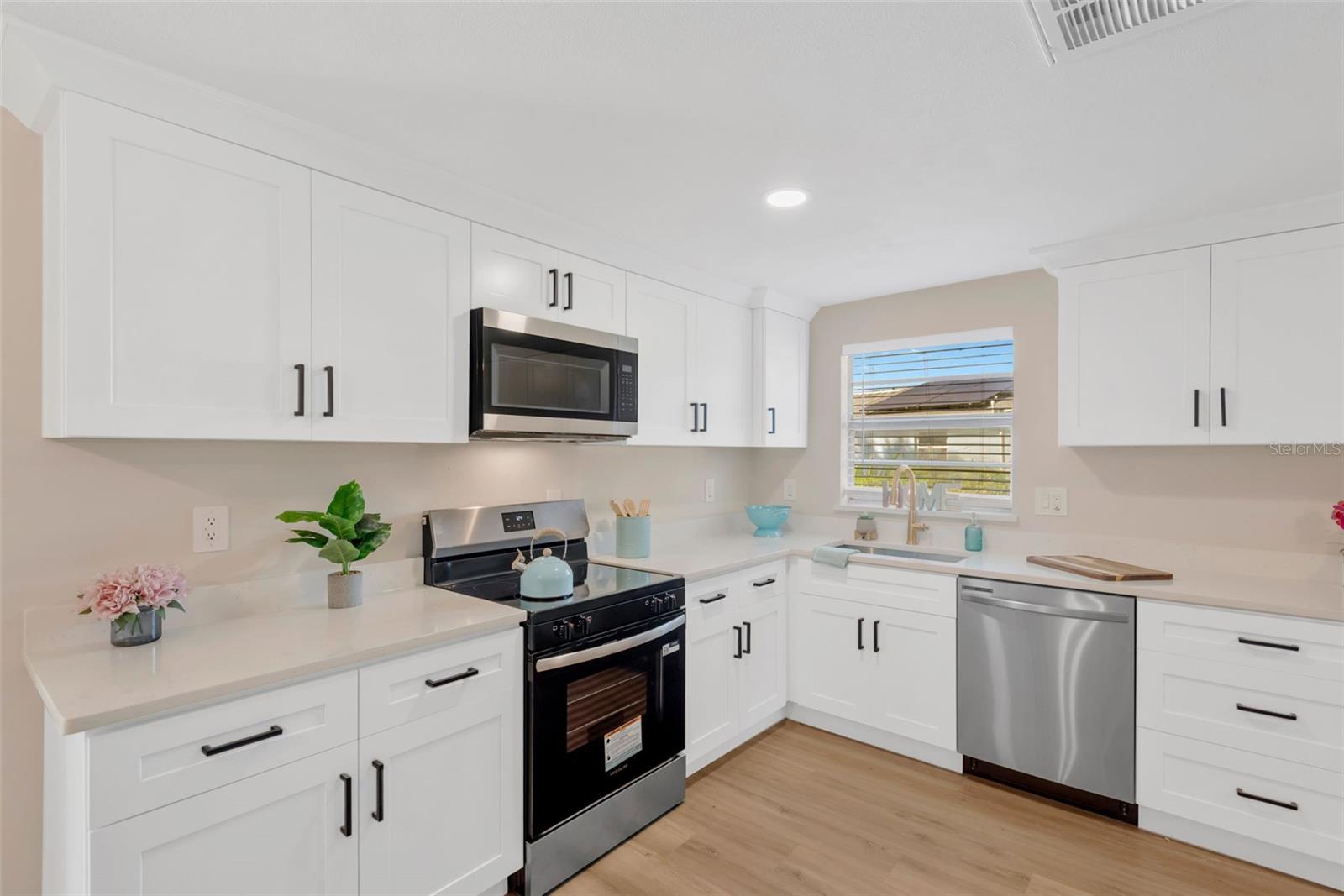 6809 VALRIE LN — photo 3