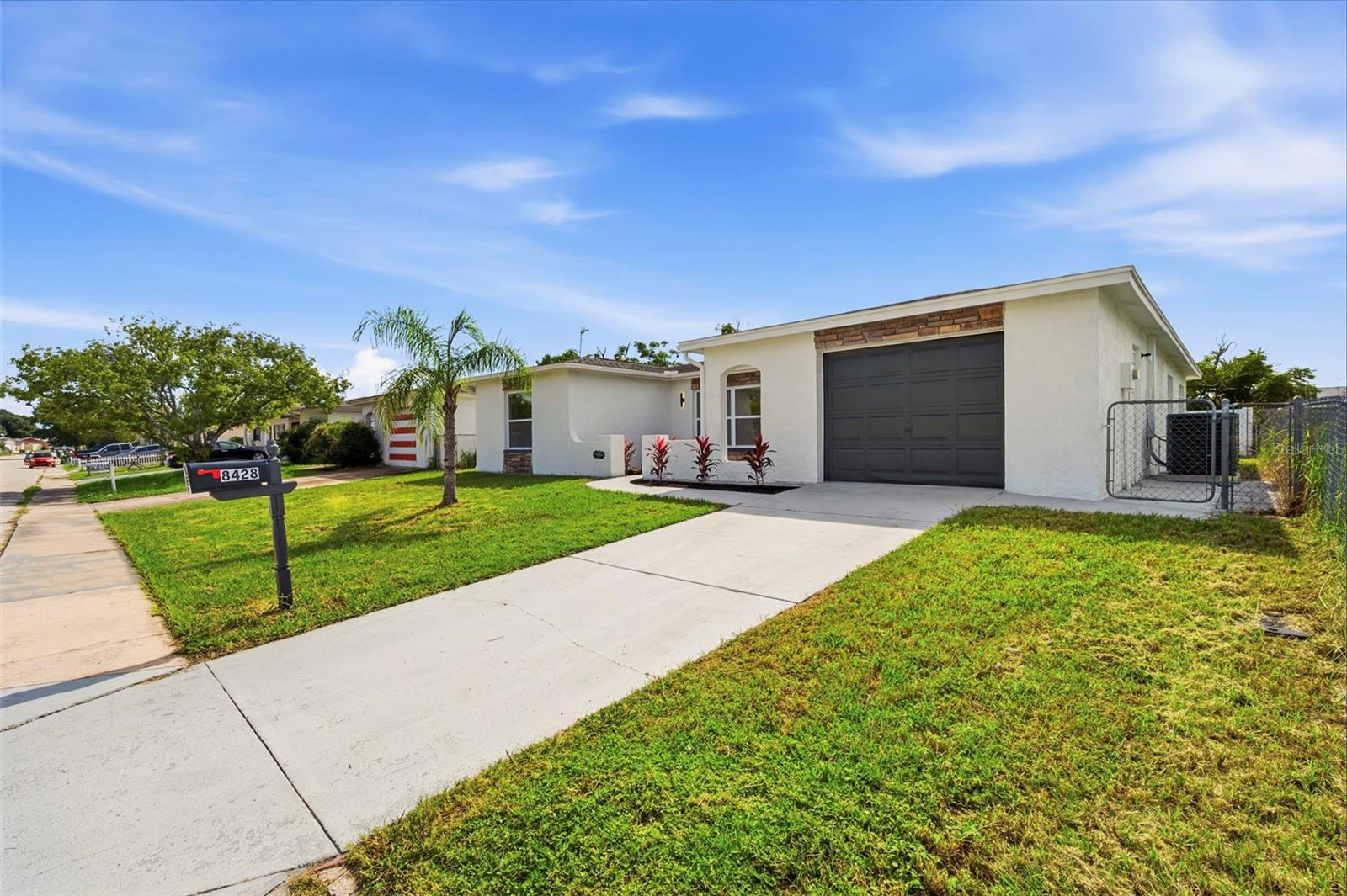 8428 PAXTON DR — photo 3