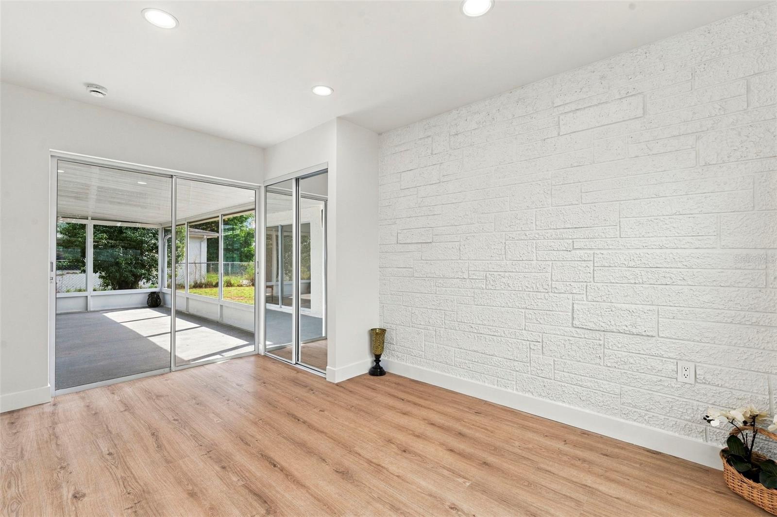 8428 PAXTON DR — photo 35