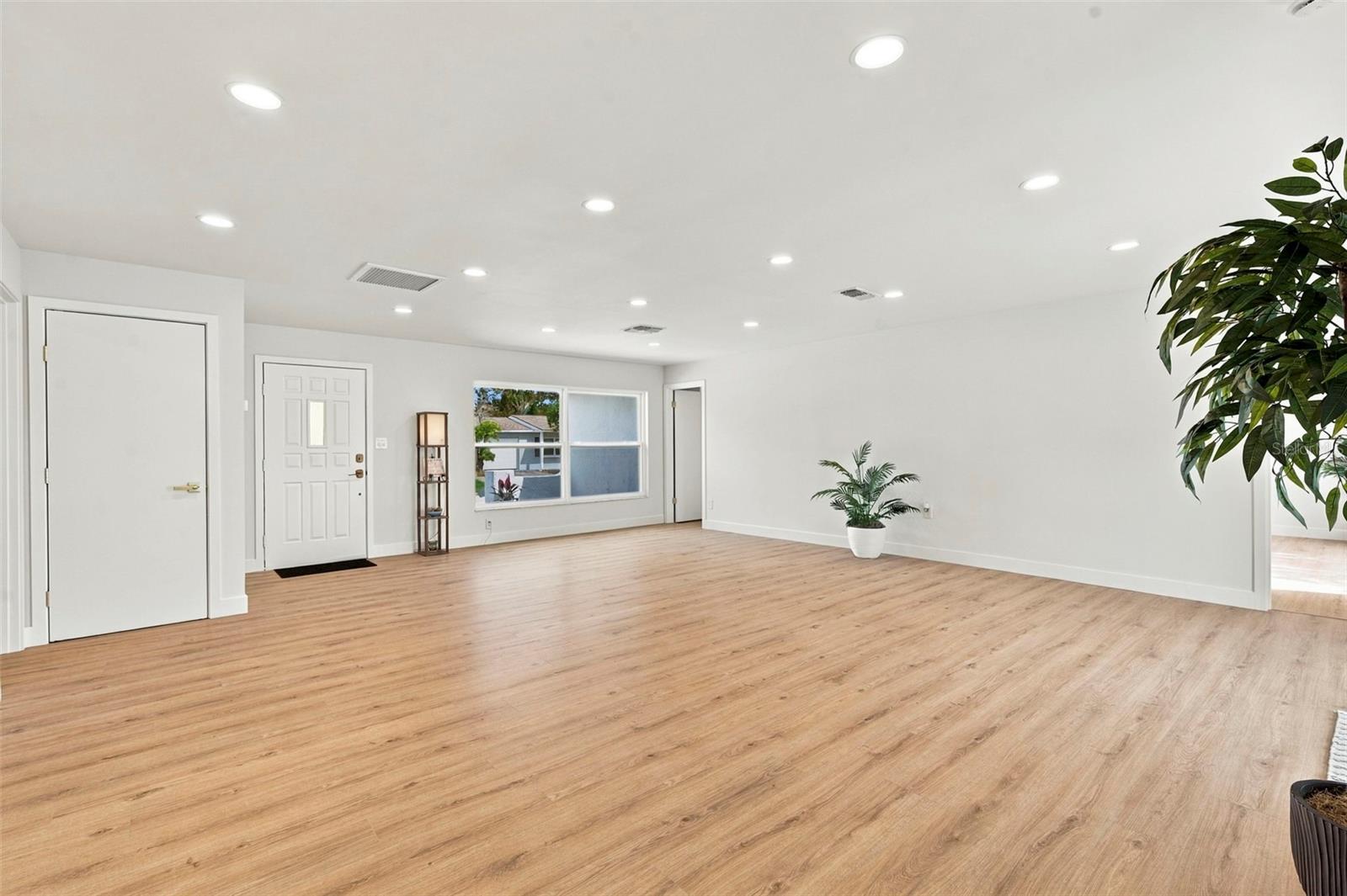8428 PAXTON DR — photo 8