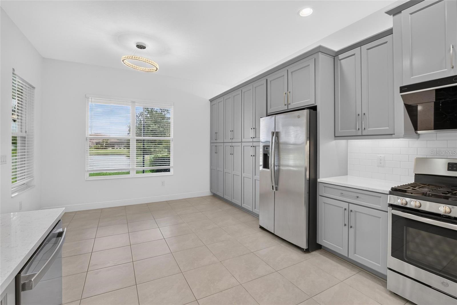 31142 LINDENTREE DR — photo 11