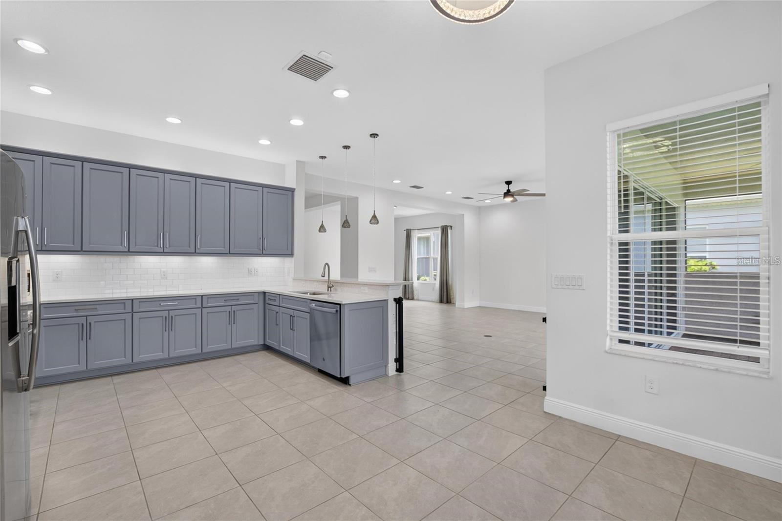 31142 LINDENTREE DR — photo 8