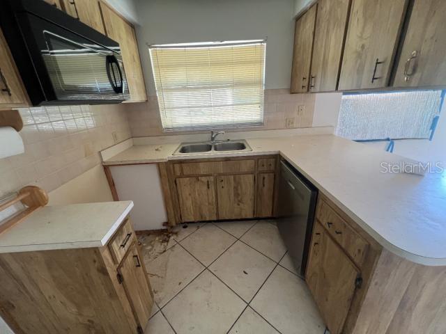 8347 ANGELA CT — photo 7