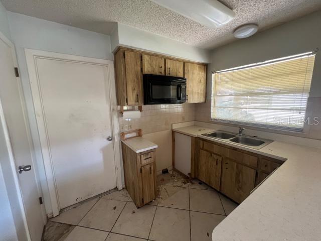 8347 ANGELA CT — photo 3