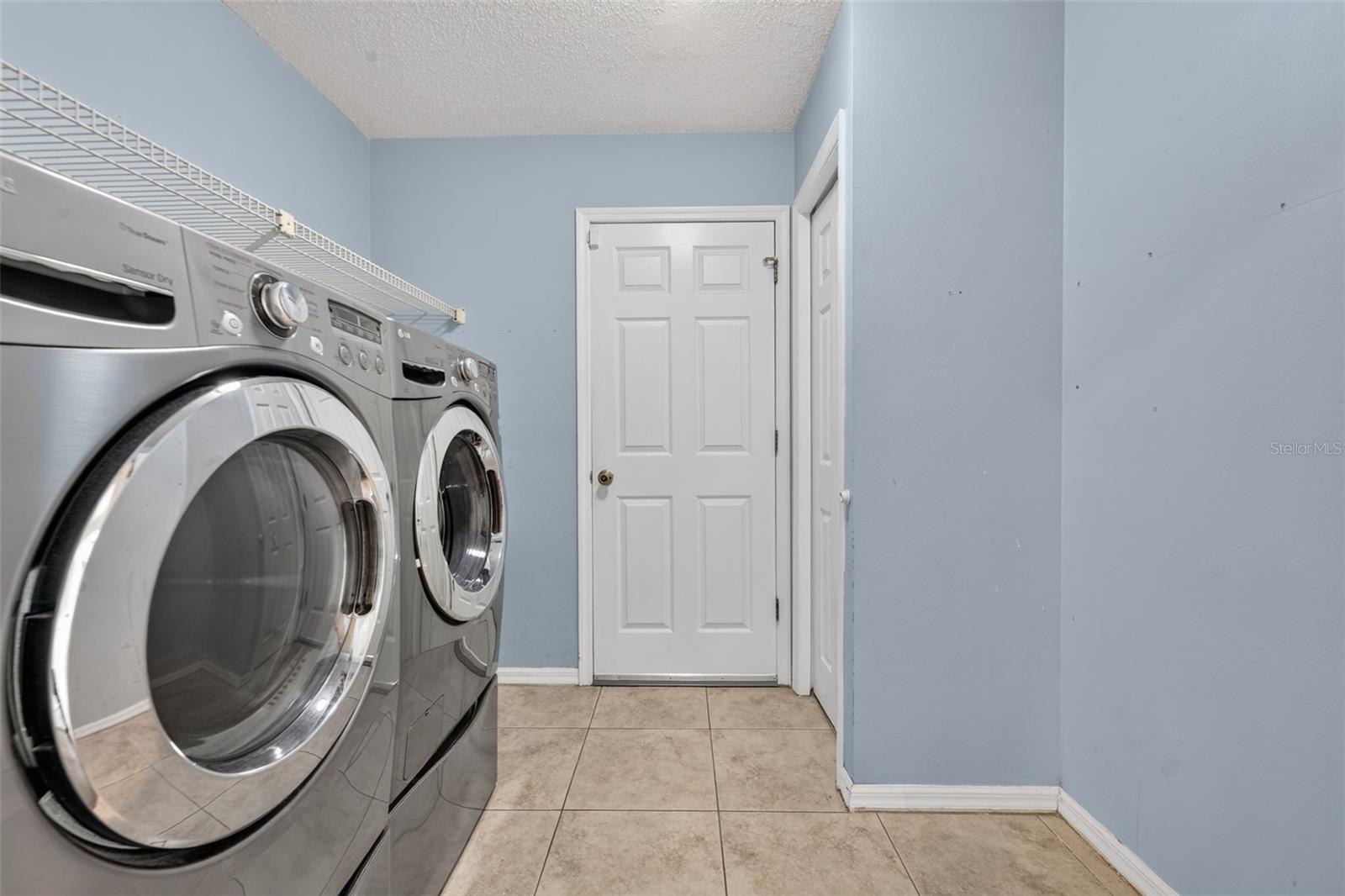 4104 CONCORD WAY — photo 36