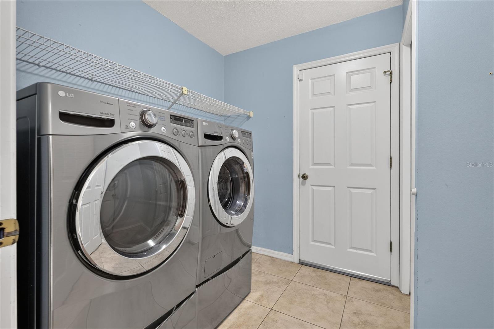 4104 CONCORD WAY — photo 37