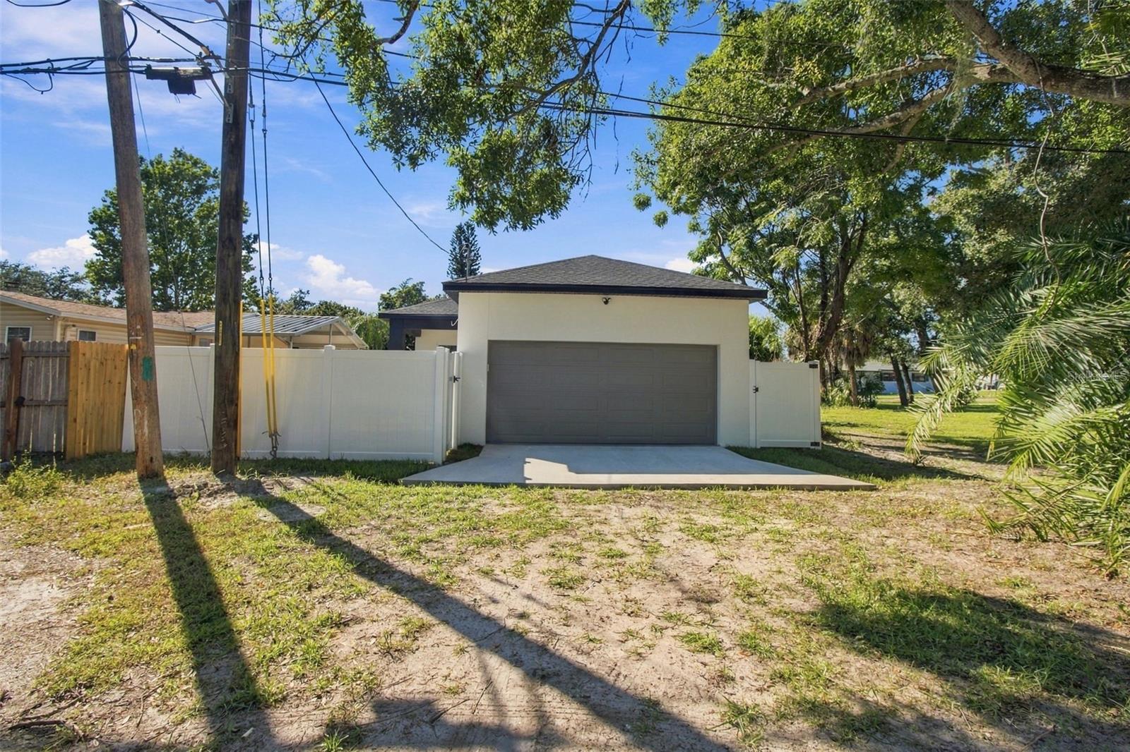 2230 KINGSTON ST S — photo 37