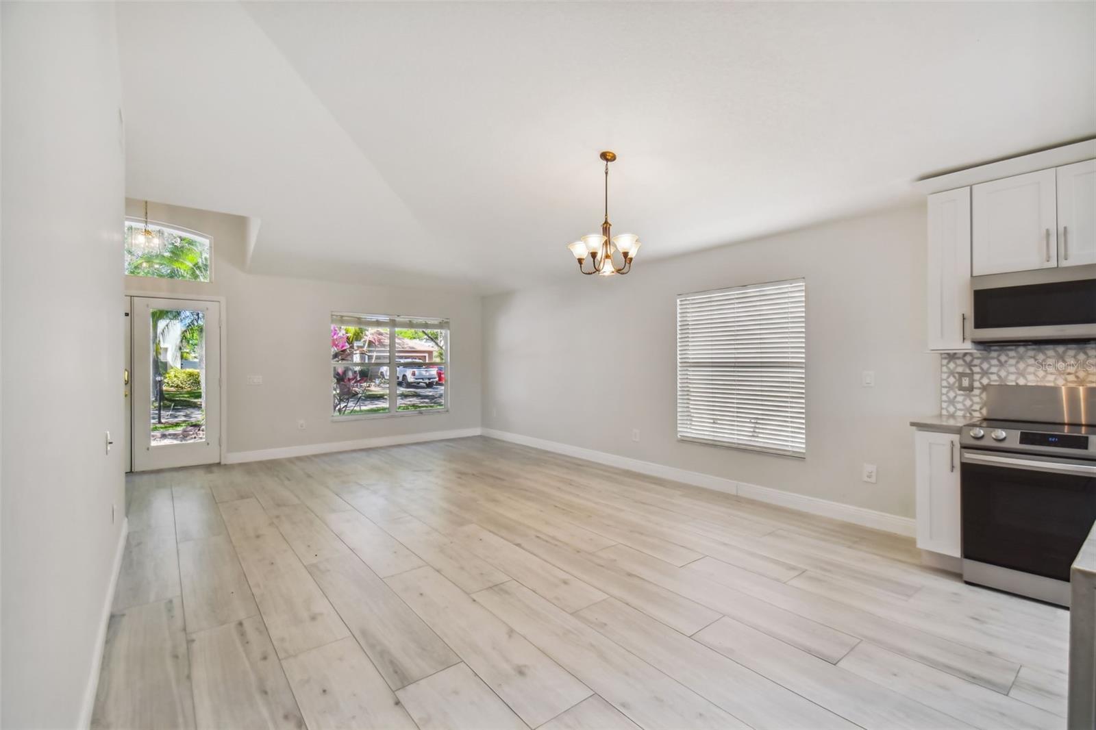 10412 LUCAYA DR — photo 11