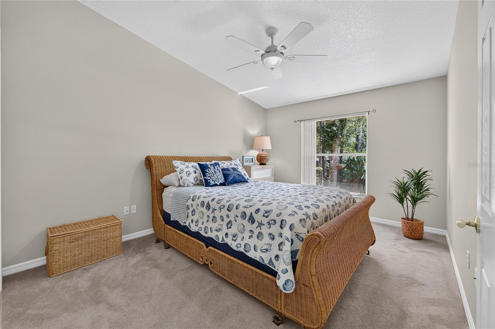 28329 LINDENHURST DR — photo 40