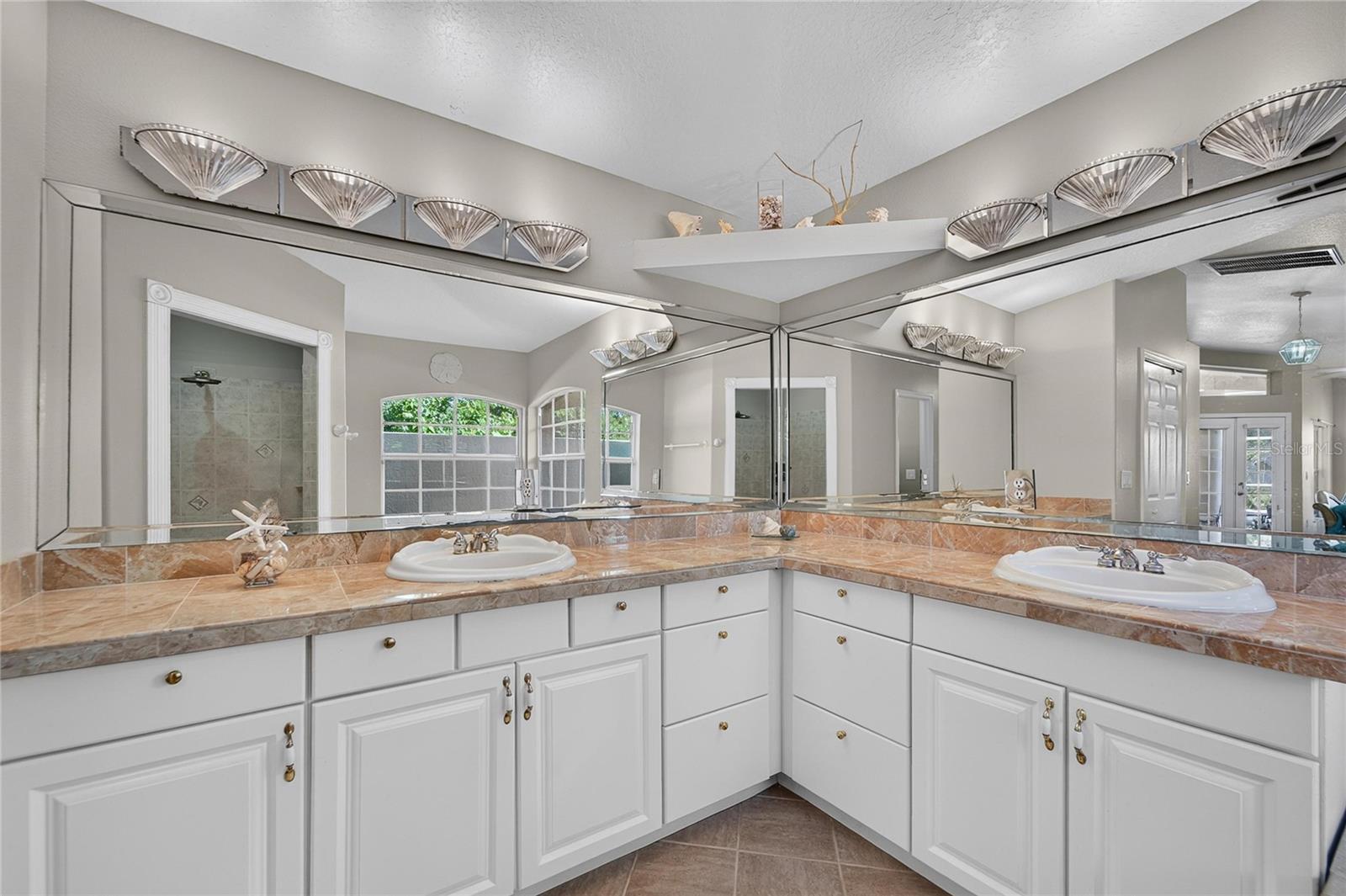 28329 LINDENHURST DR — photo 21