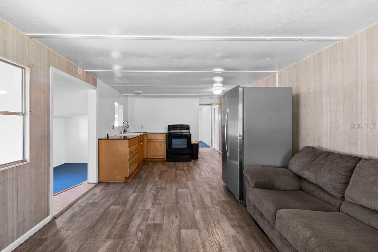 105 DOMINO DR N — photo 7