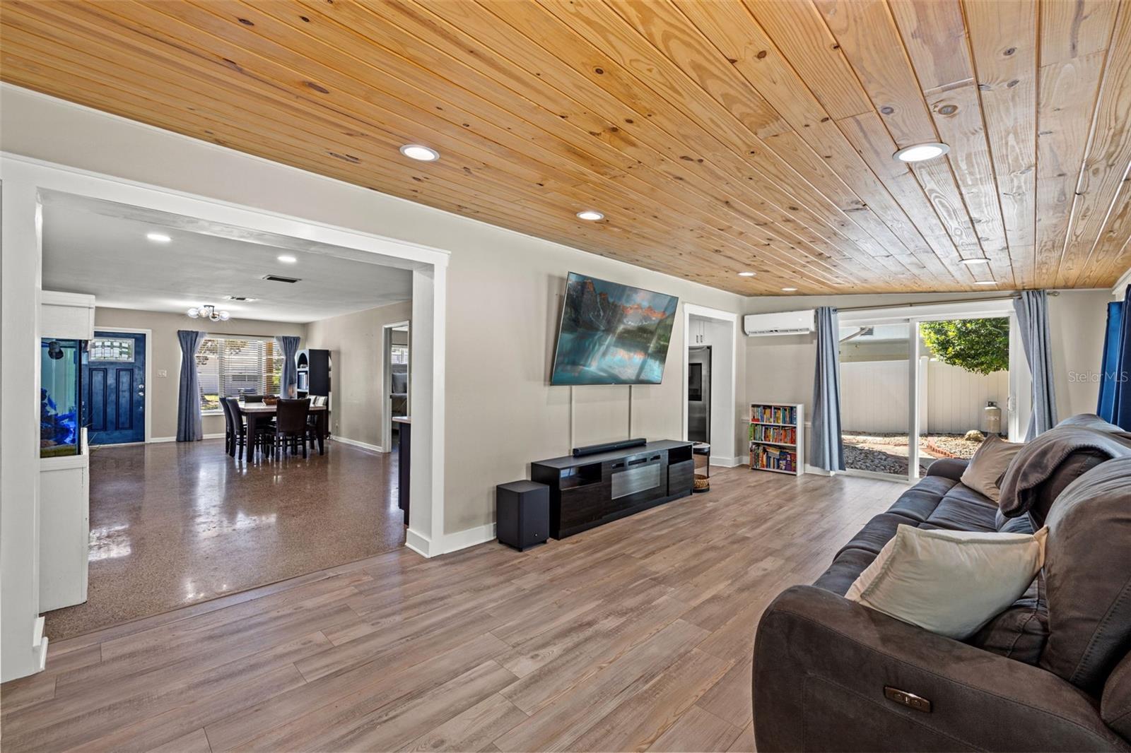 4601 W HAWTHORNE RD — photo 11