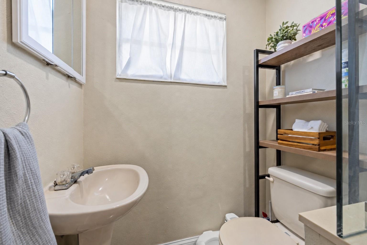 4601 W HAWTHORNE RD — photo 22