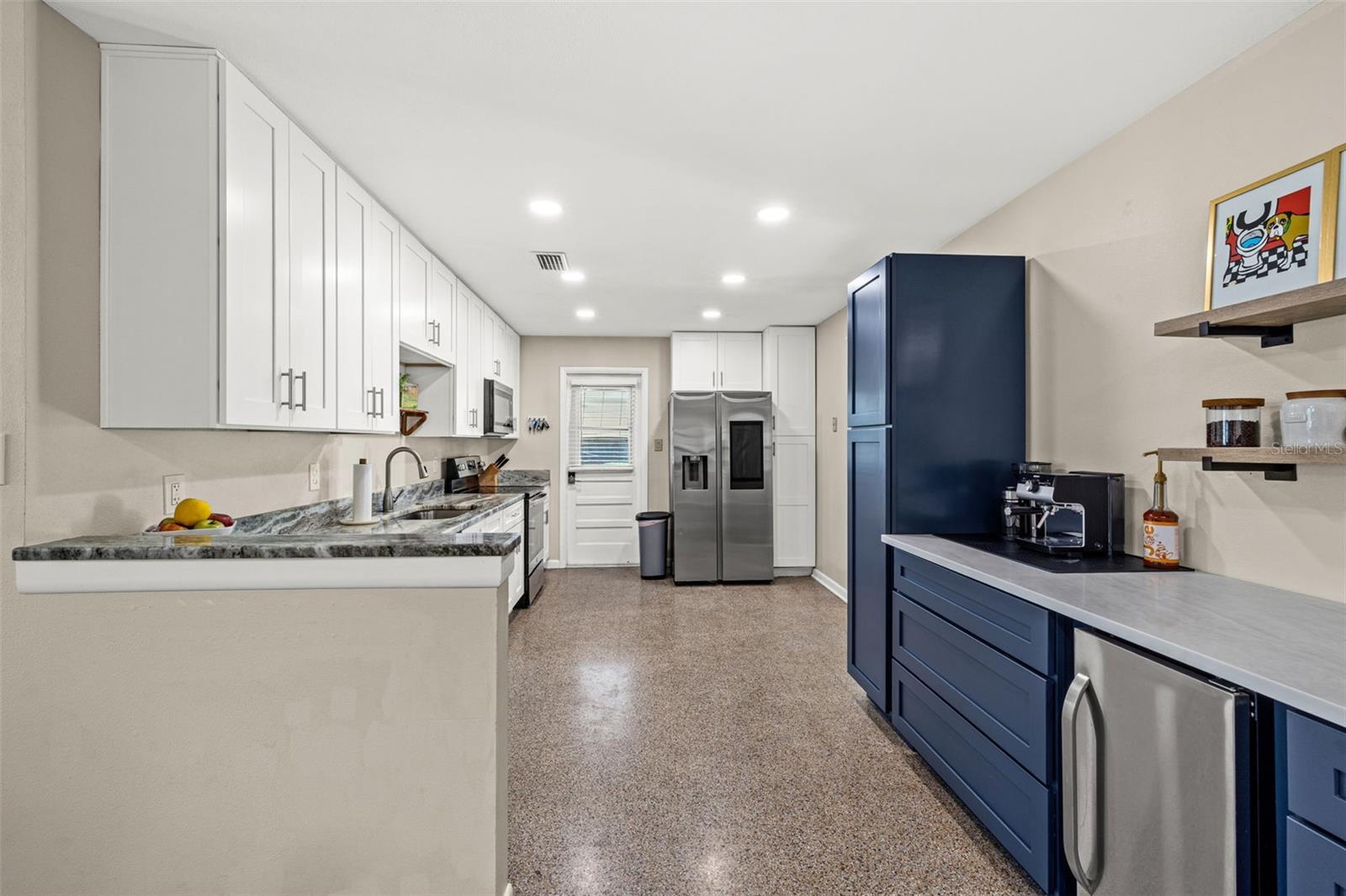 4601 W HAWTHORNE RD — photo 6
