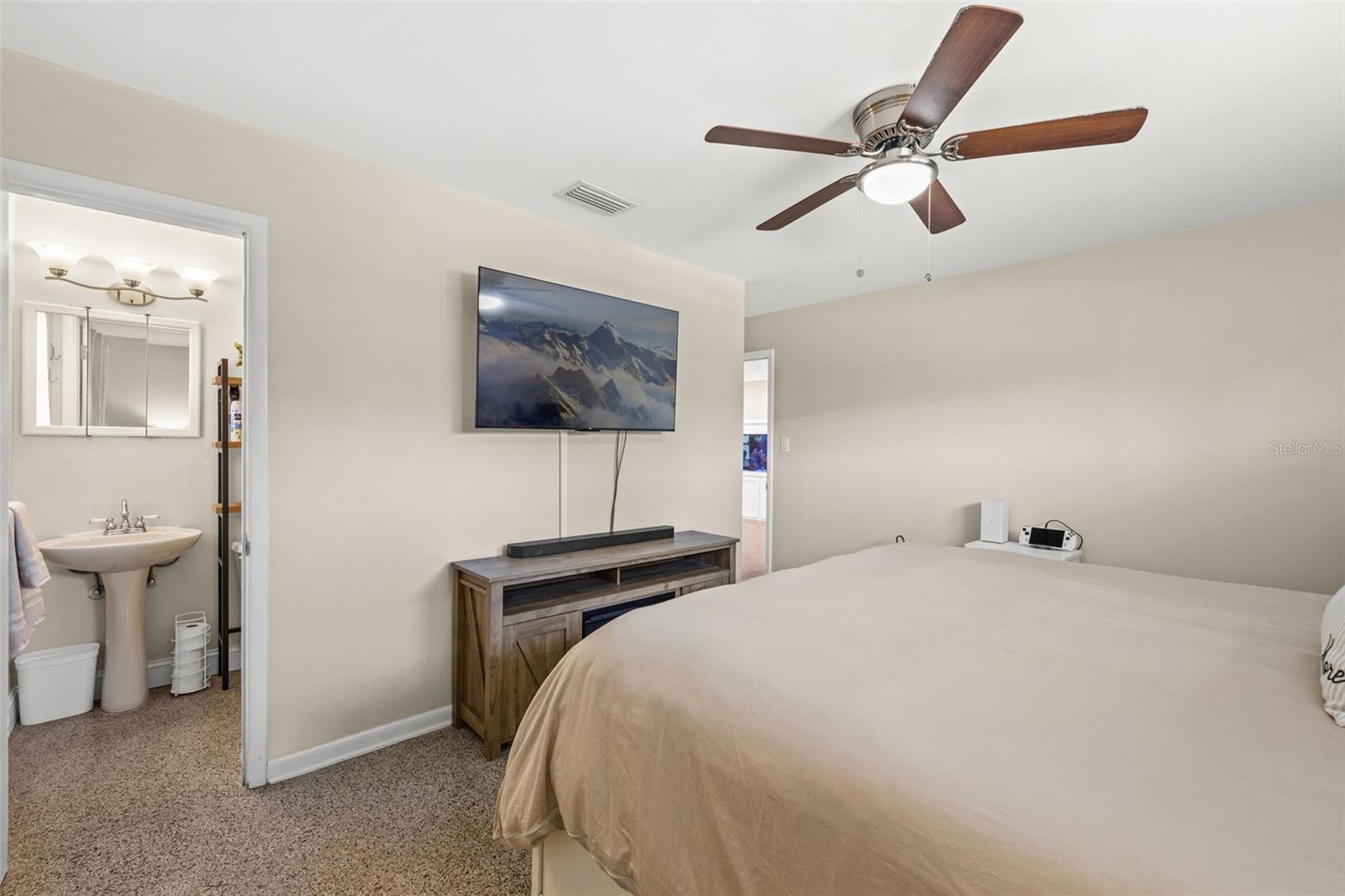 4601 W HAWTHORNE RD — photo 17