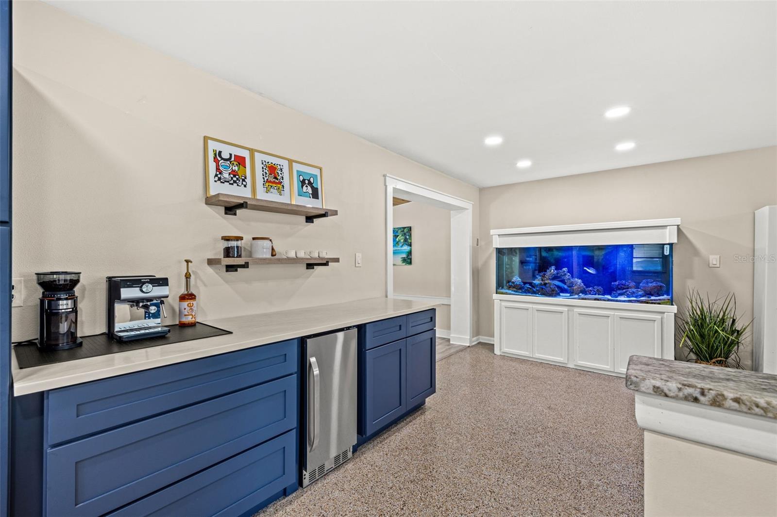 4601 W HAWTHORNE RD — photo 9