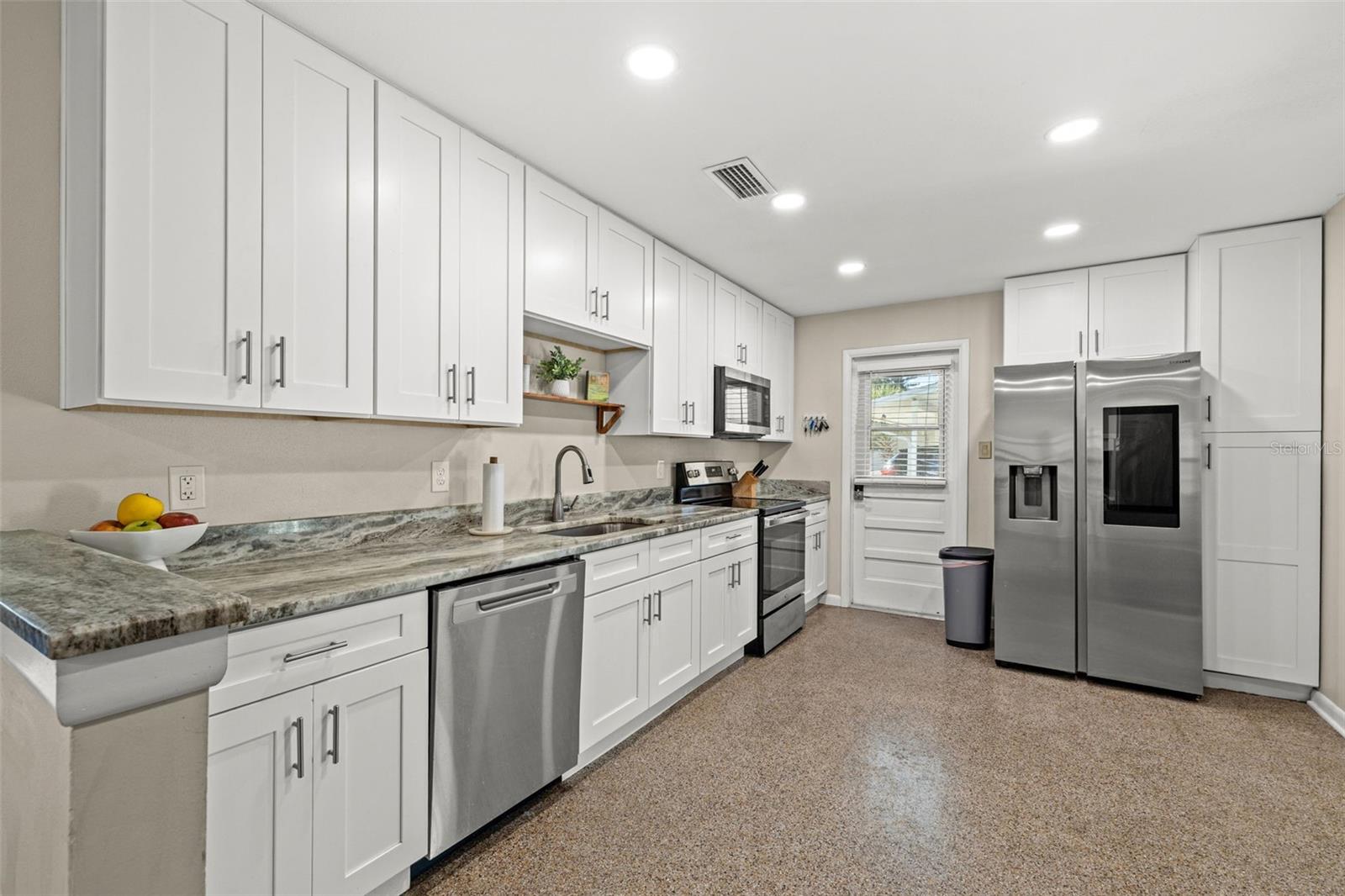 4601 W HAWTHORNE RD — photo 7