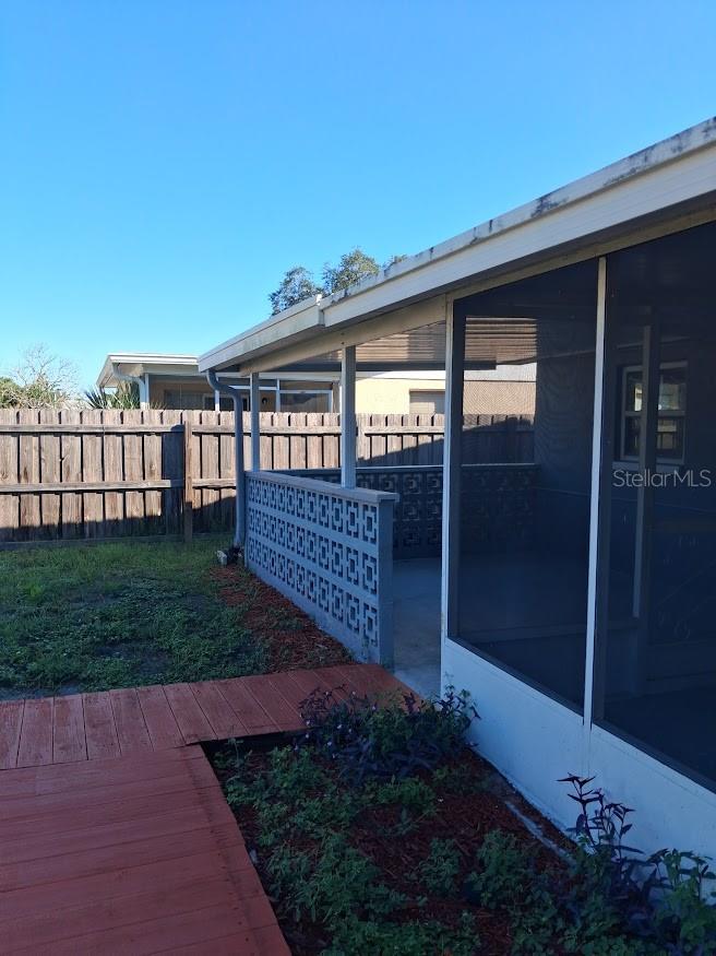 1051 MAYBURY DR — photo 18