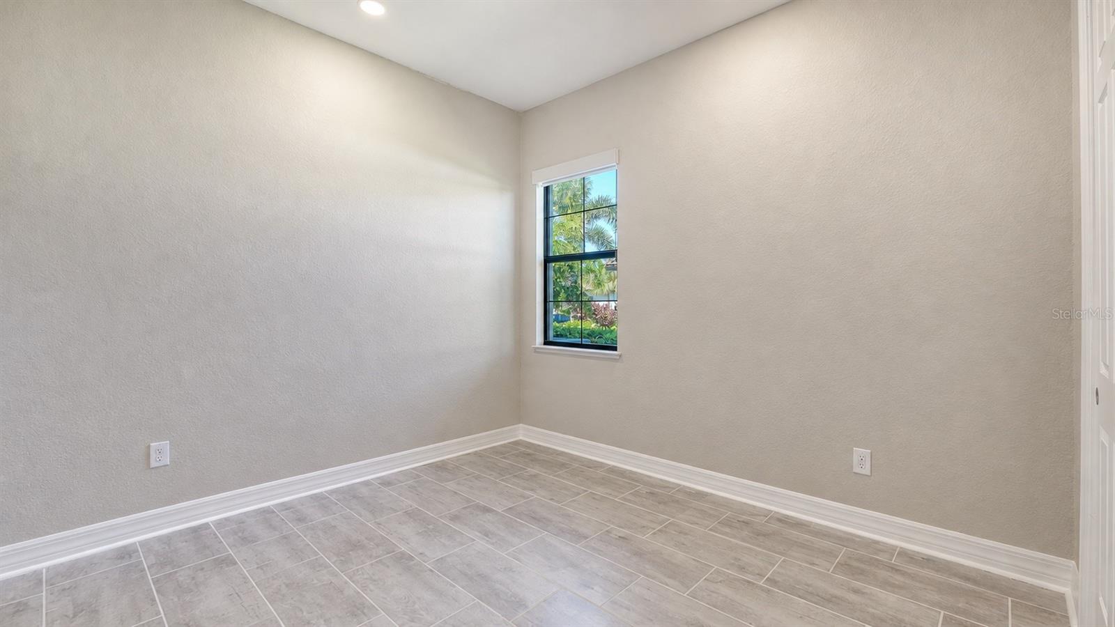 16218 CASTLE PARK TER — photo 34