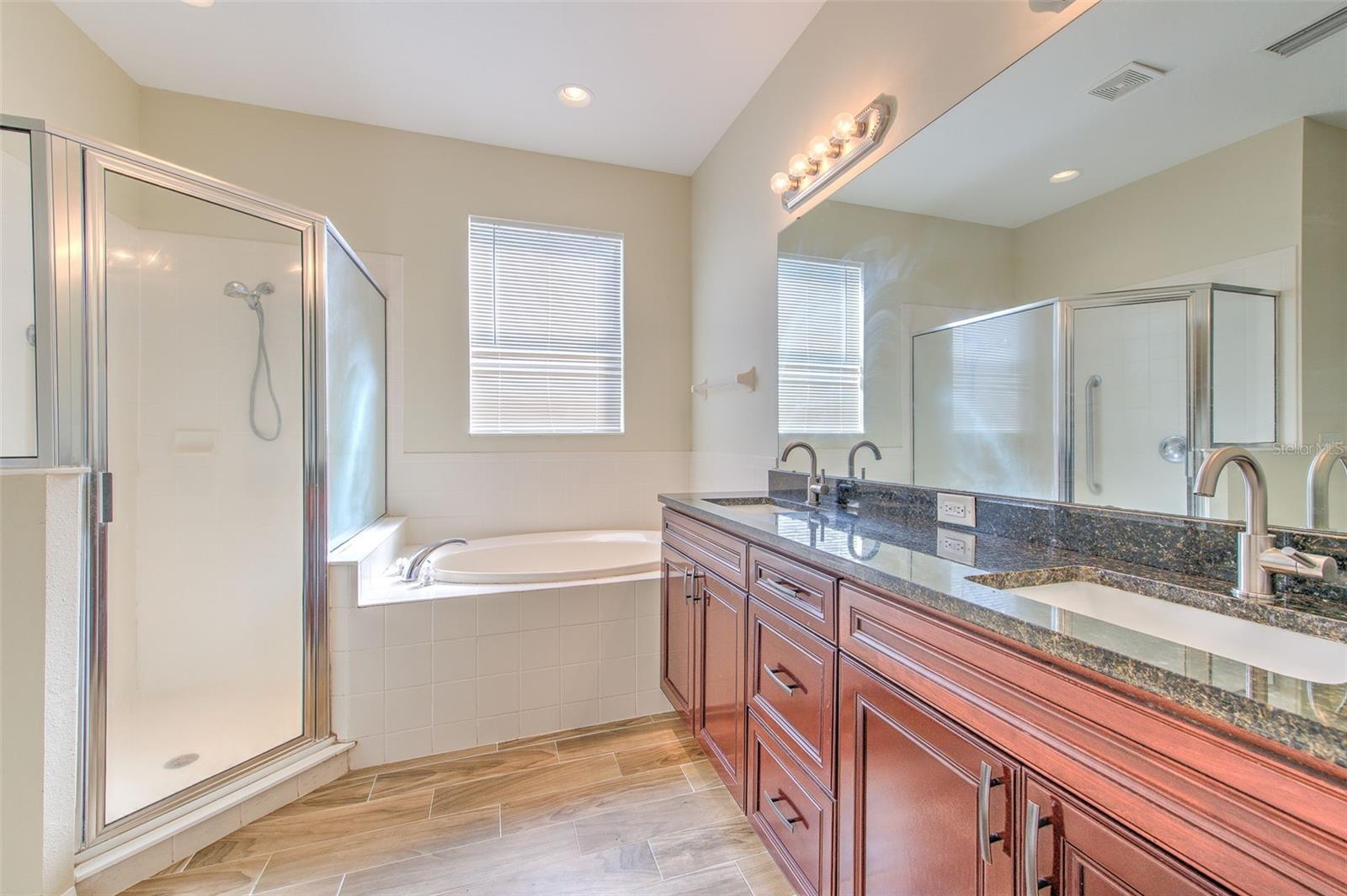 8804 SANDY PLAINS DR — photo 33