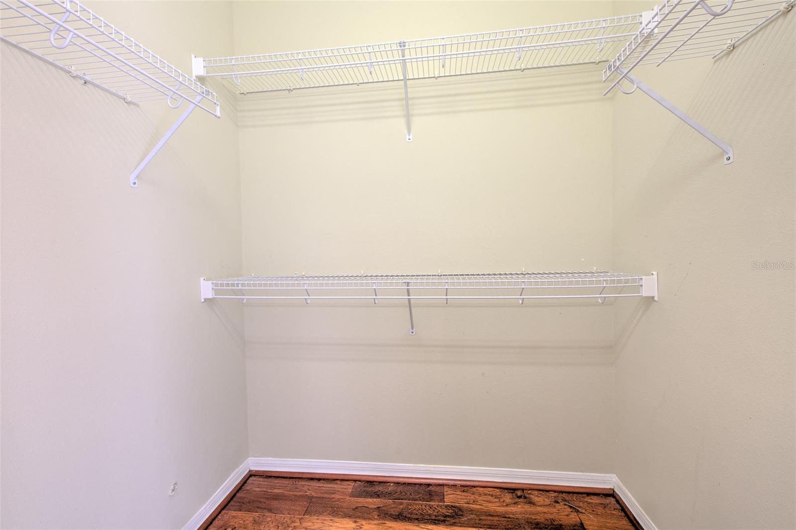 8804 SANDY PLAINS DR — photo 34