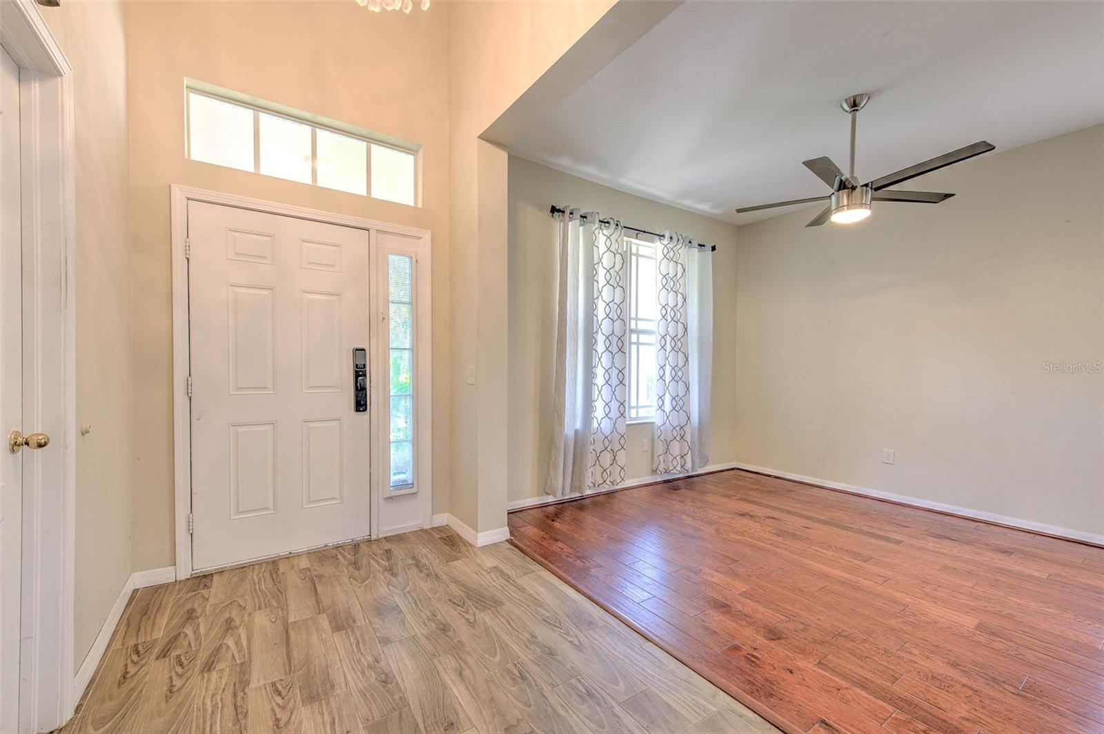 8804 SANDY PLAINS DR — photo 12