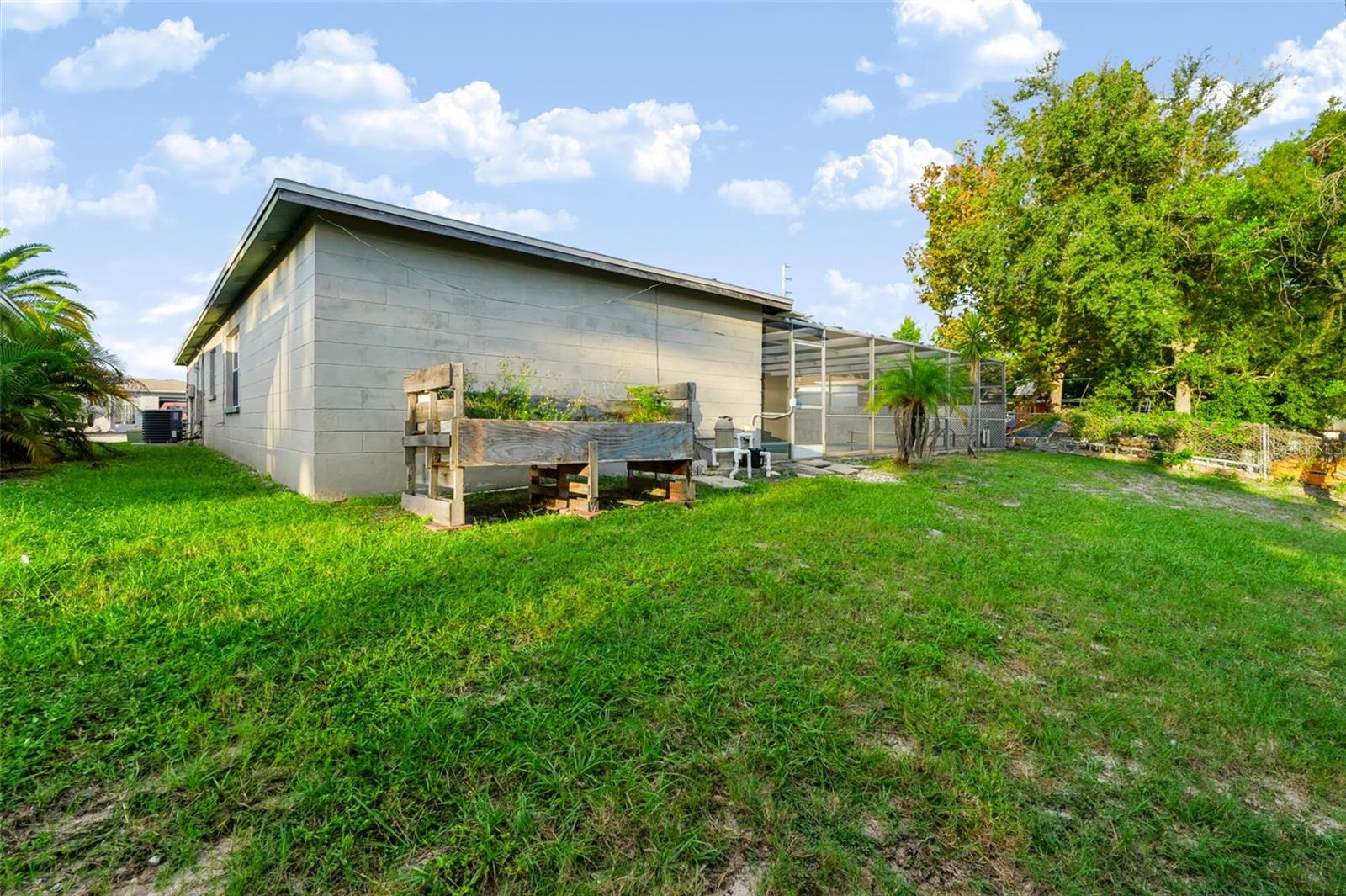 8040 SAYBROOK DR — photo 7