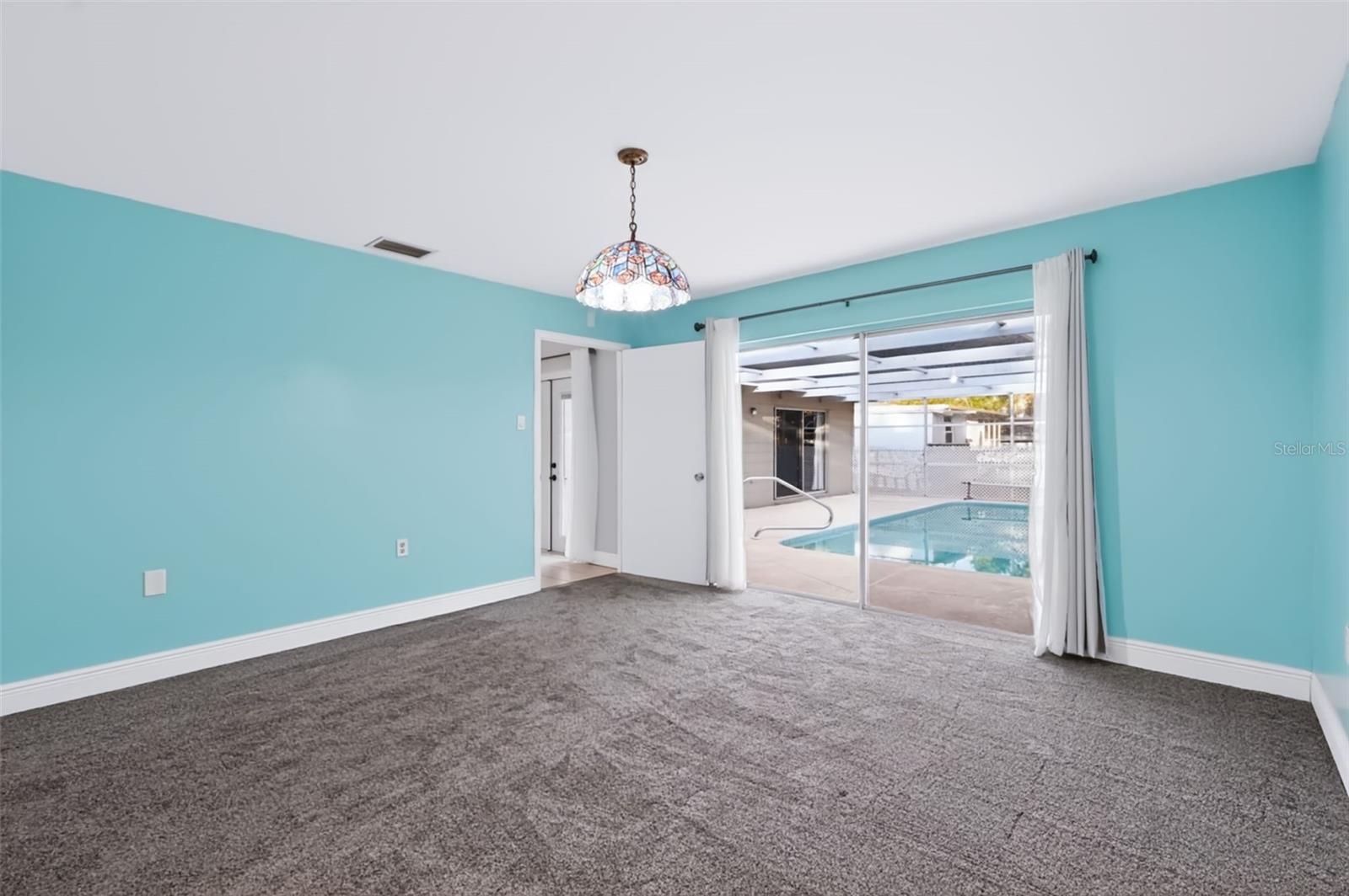 8040 SAYBROOK DR — photo 21