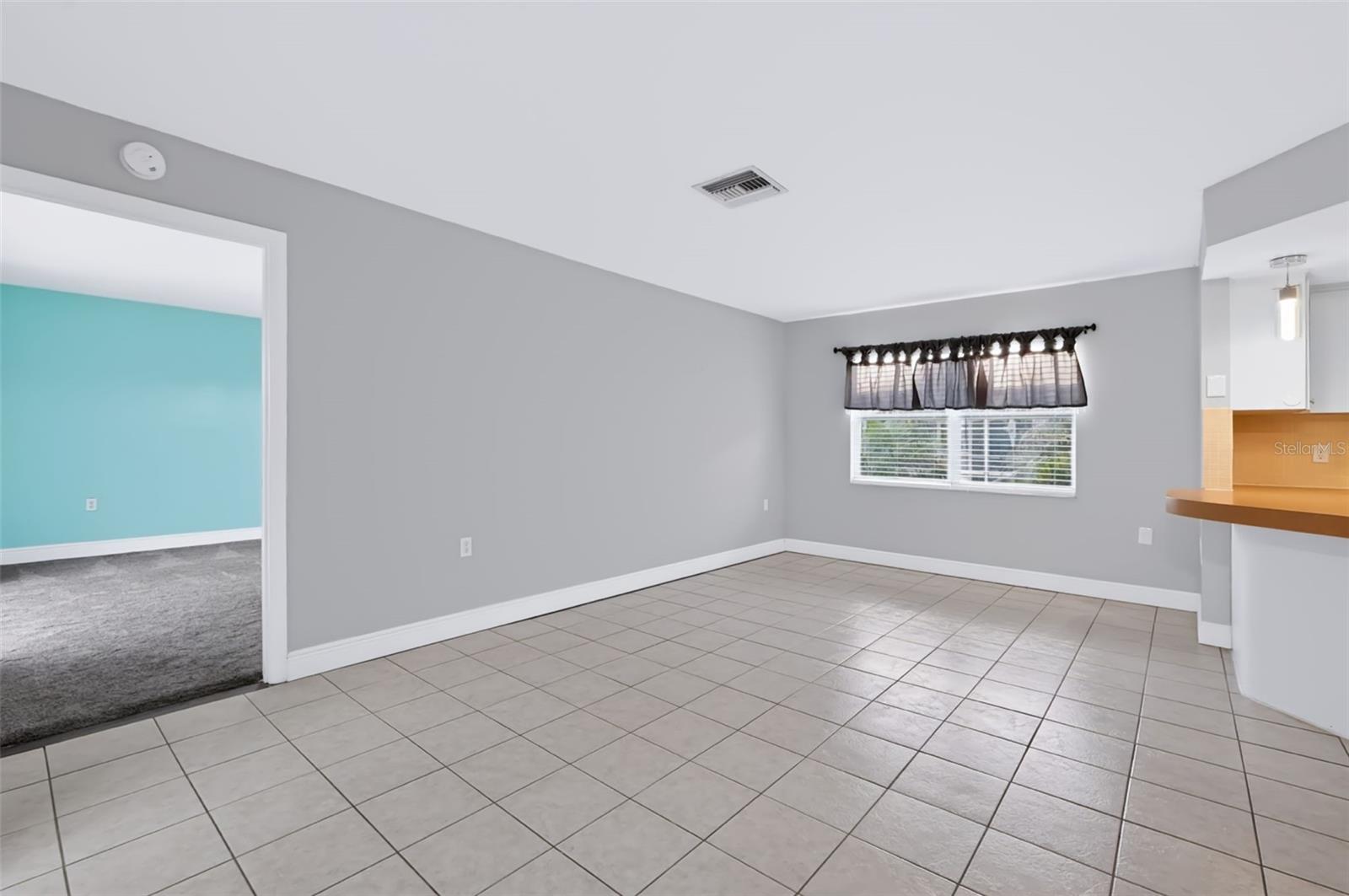 8040 SAYBROOK DR — photo 12