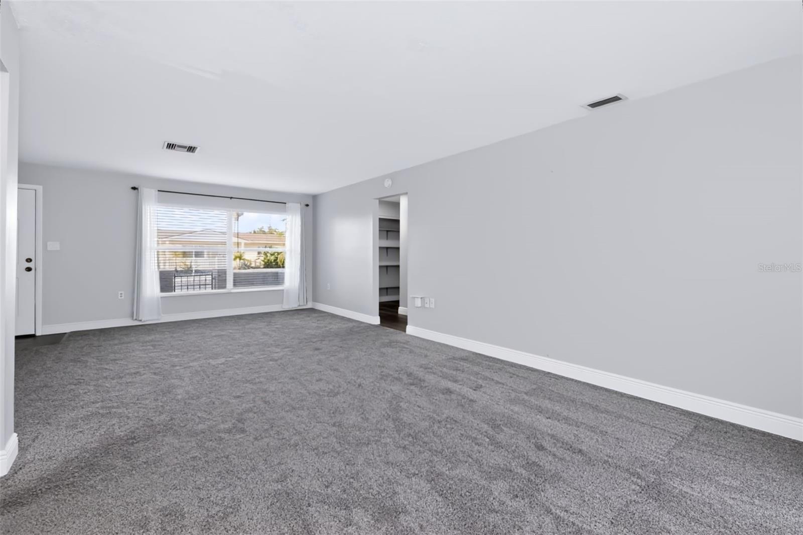 8040 SAYBROOK DR — photo 11
