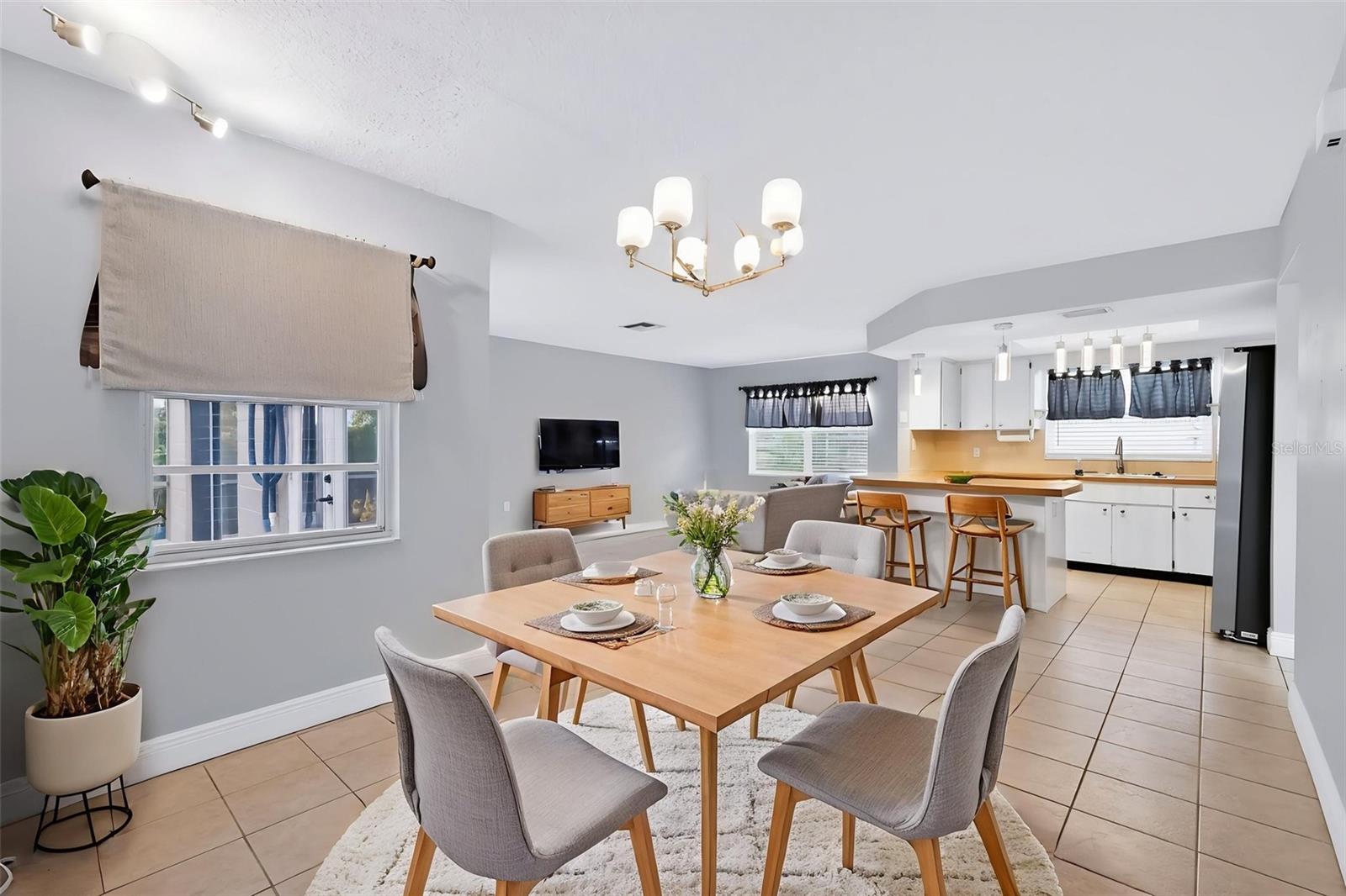 8040 SAYBROOK DR — photo 15