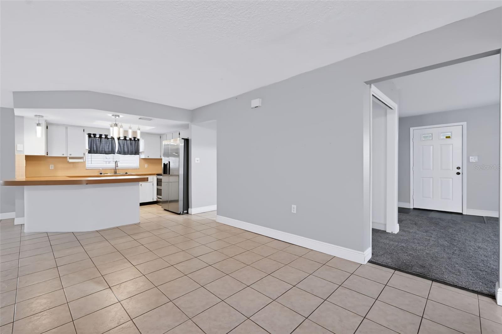 8040 SAYBROOK DR — photo 17