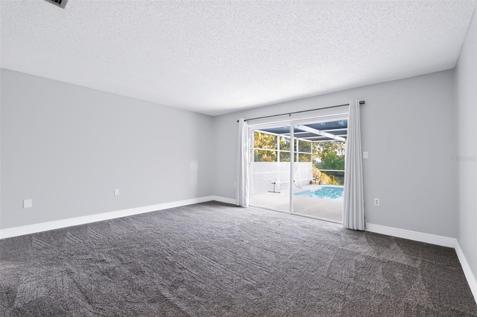 8040 SAYBROOK DR — photo 25