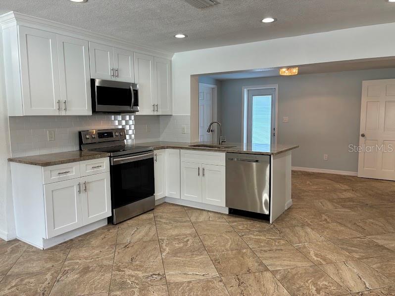 52 CYPRESS DR — photo 3