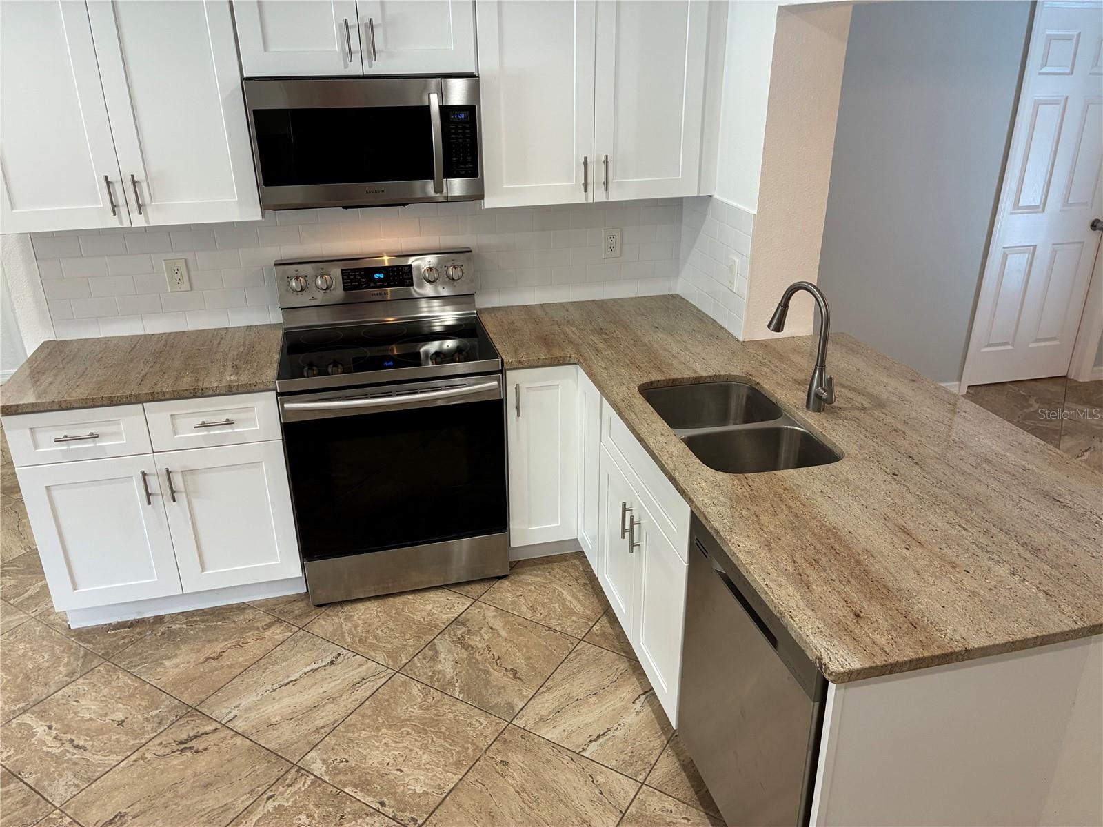 52 CYPRESS DR — photo 5