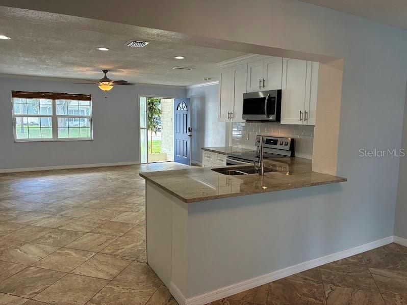 52 CYPRESS DR — photo 12