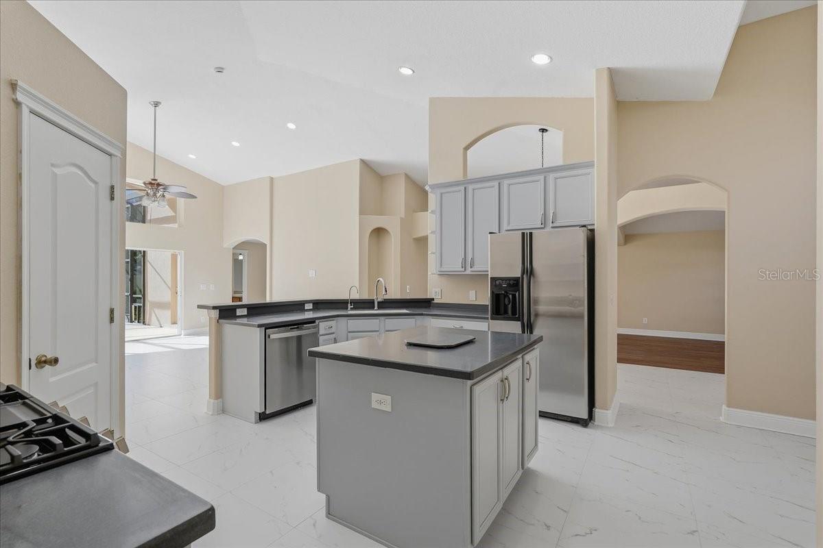 8211 CANYON CREEK WAY — photo 10