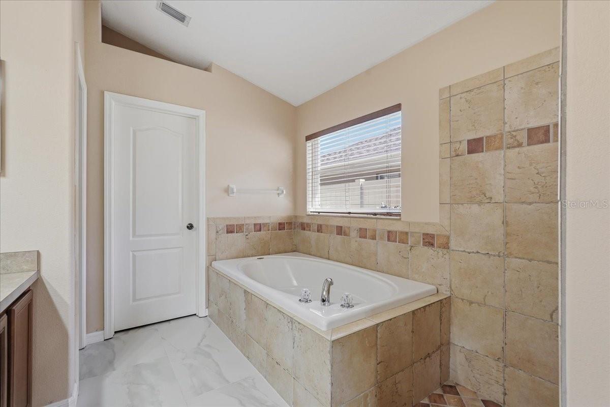 8211 CANYON CREEK WAY — photo 31