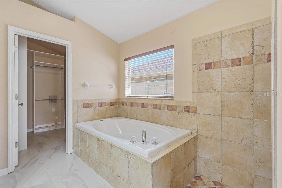8211 CANYON CREEK WAY — photo 32