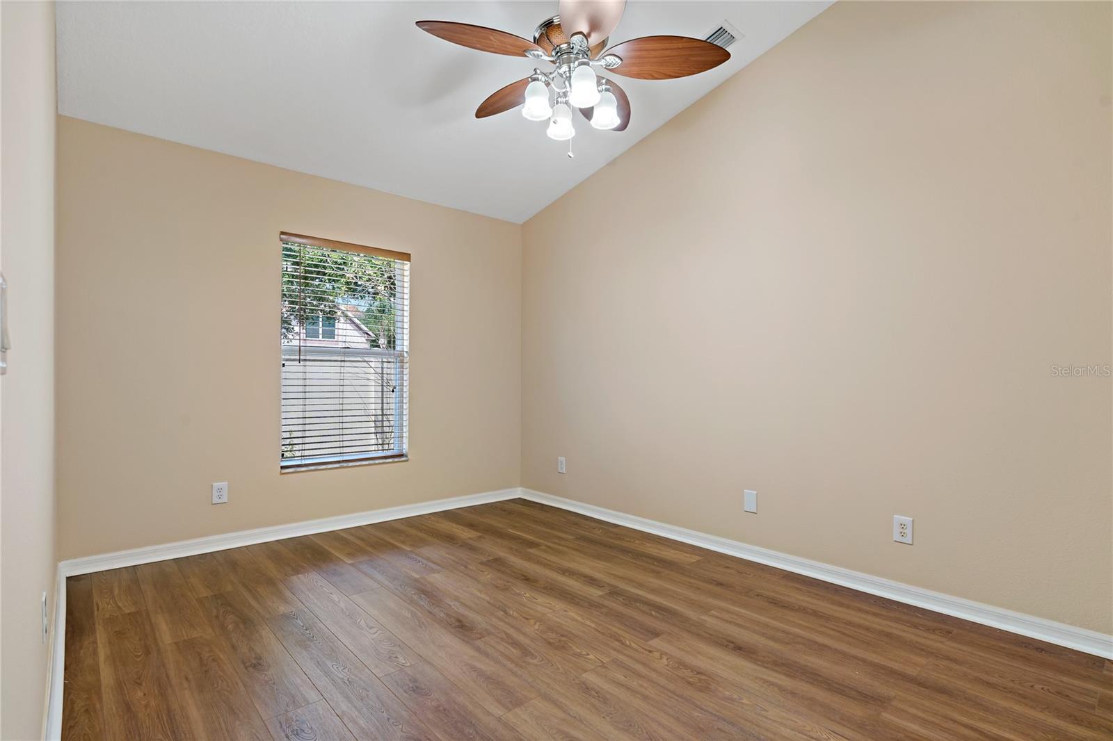 8211 CANYON CREEK WAY — photo 37