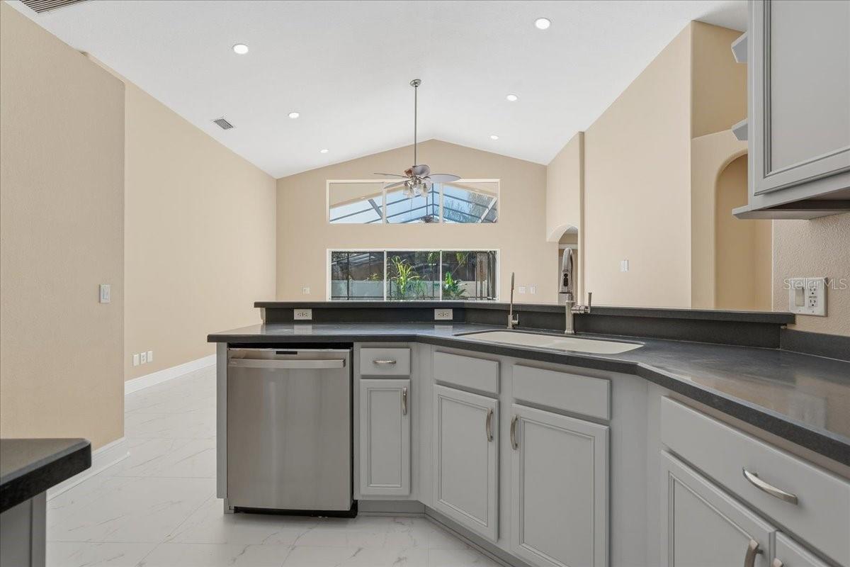 8211 CANYON CREEK WAY — photo 15