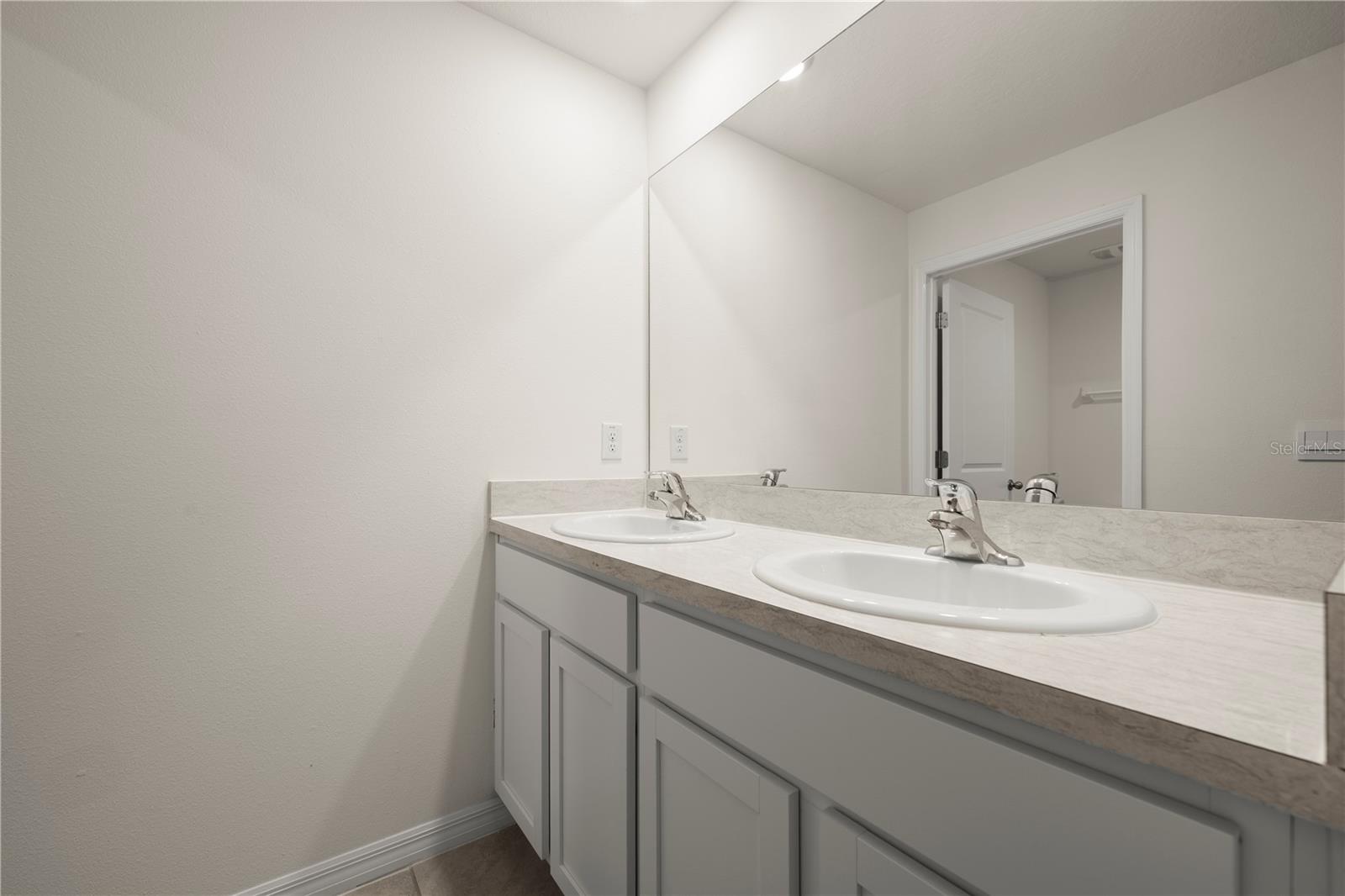 16762 SUNBURST LAKE ST — photo 35