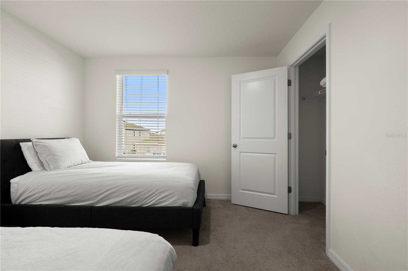 16762 SUNBURST LAKE ST — photo 33