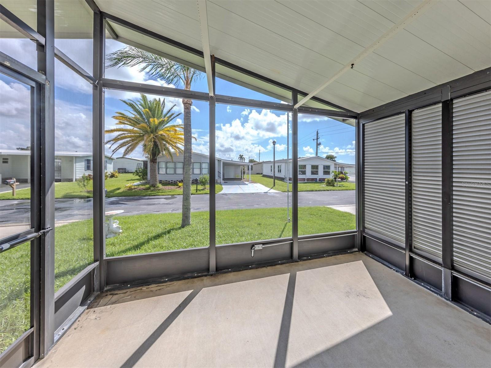 339 OUTRIGGER PL — photo 8