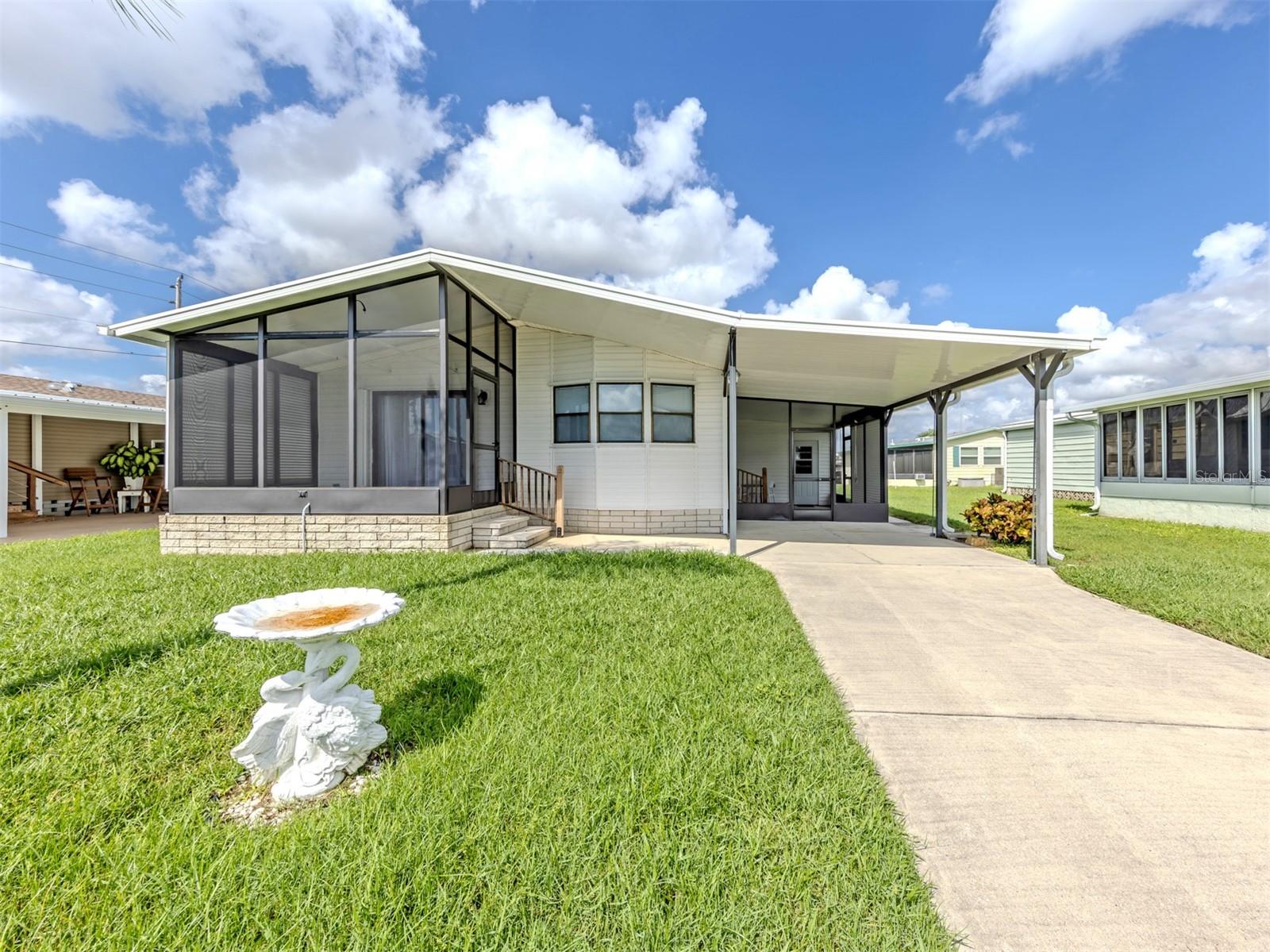 339 OUTRIGGER PL — photo 2